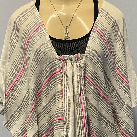 NWOT Striped Pink and Silver Women's Swim Cover-Up Size Small Pit To Pit 27” - Picture 6 of 6
